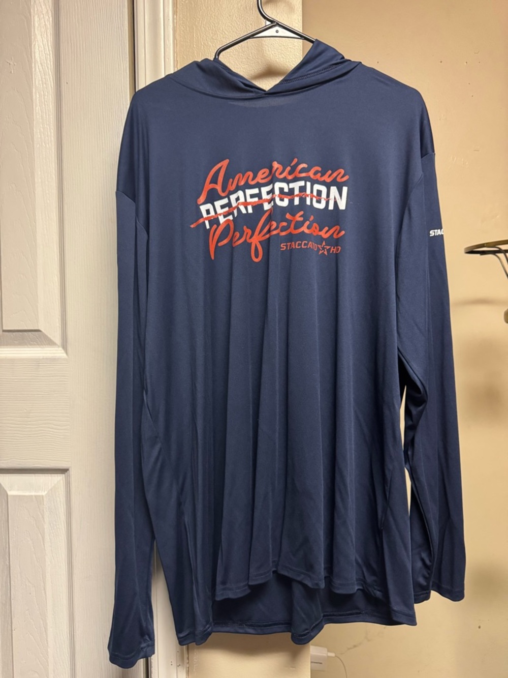 Staccato Navy Blue Hooded Long-Sleeve Shirt with Red & White Graphic